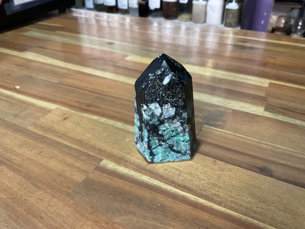 Emerald Freeform Tower