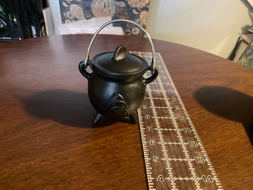 Triquetra Cast Iron Cauldron W/ Lid