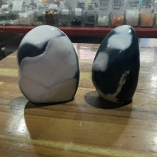 Load image into Gallery viewer, Orca Agate Standup
